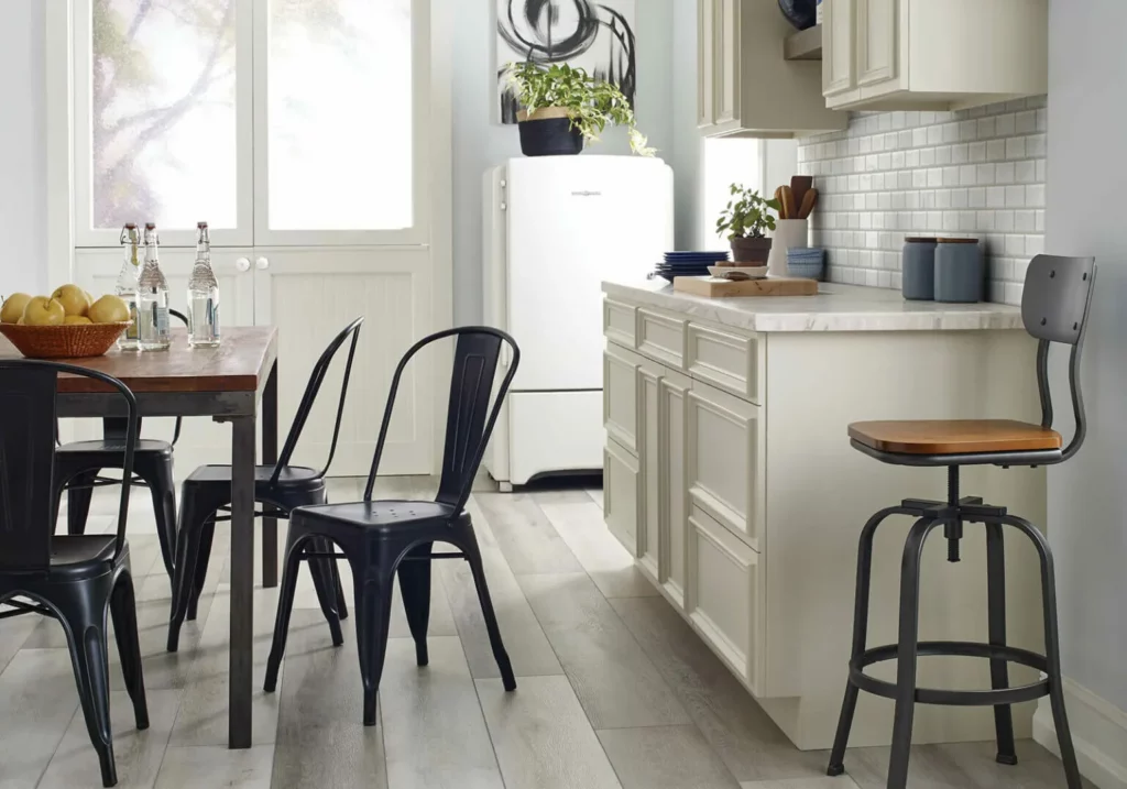 Vinyl | LeClaire Flooring